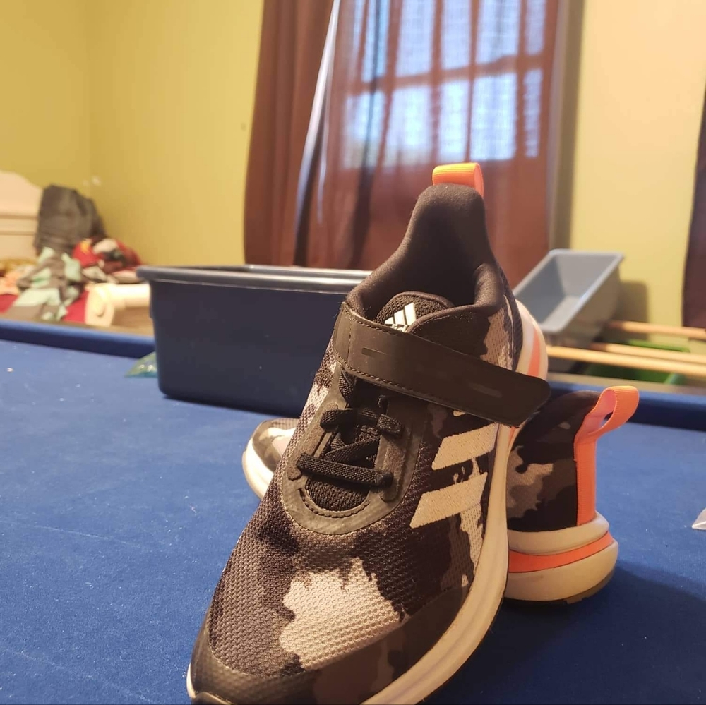 Boys Adidas Fortarun sneakers